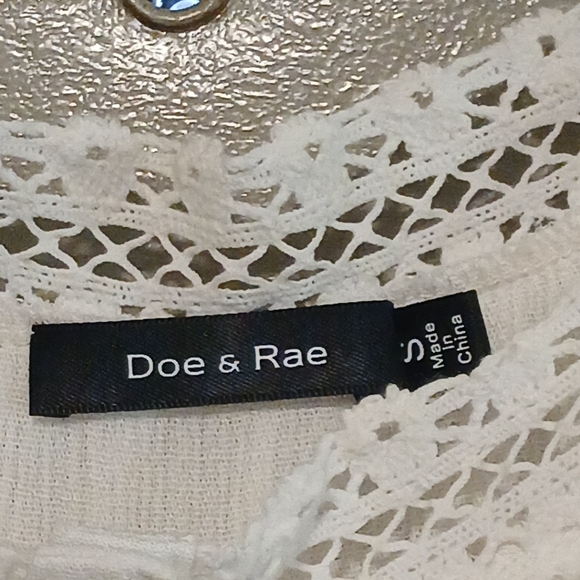 Doe & Rae Button Up Rufled Top Blouse Woman Size S - Picture 6 of 10